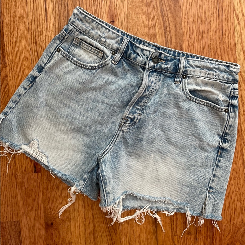 Casual Blue Frayed Hem Jean Shorts